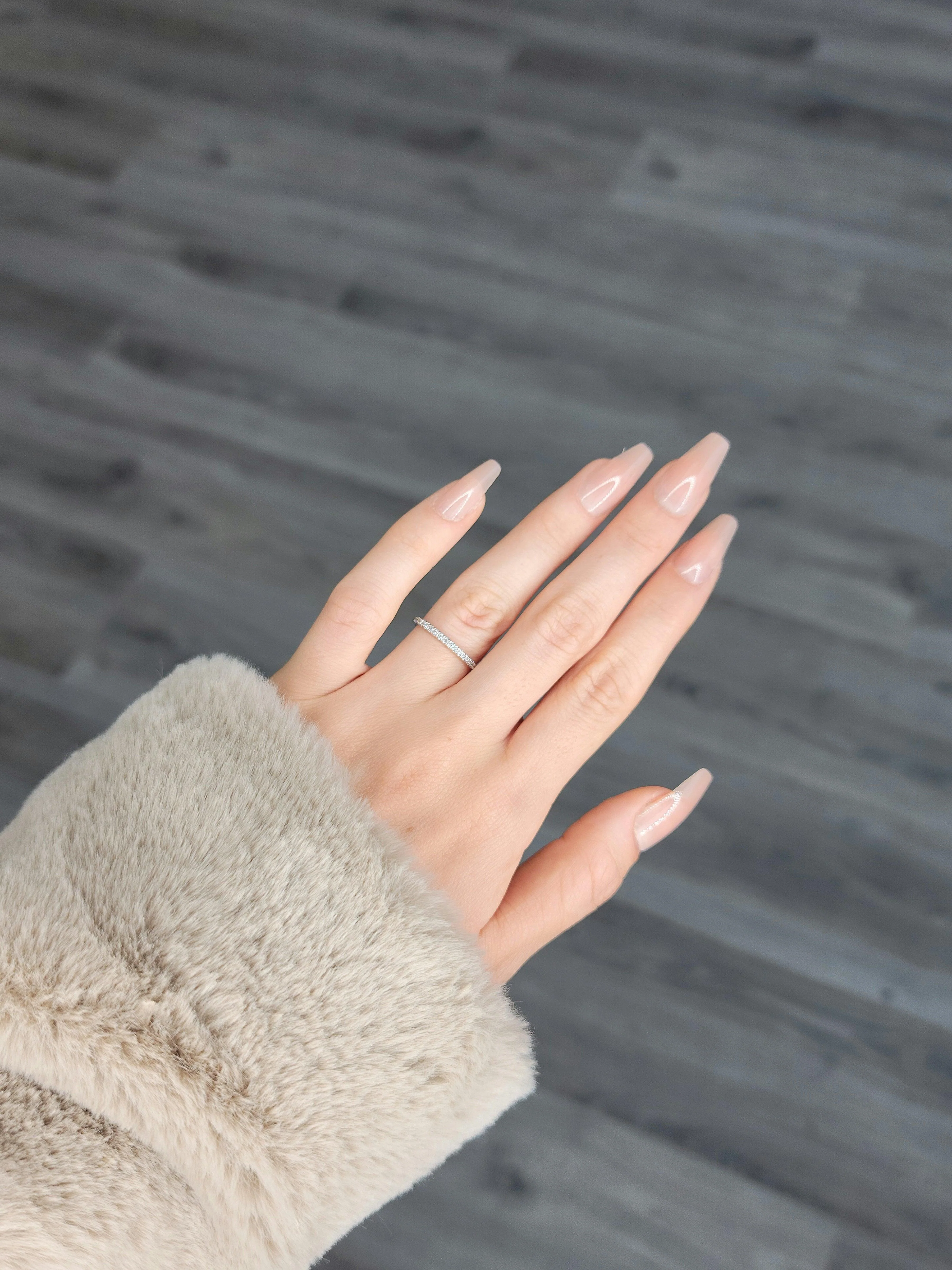 0.30 Ct Round Brilliant Cut Diamond Wedding Band in White Gold - Image 3