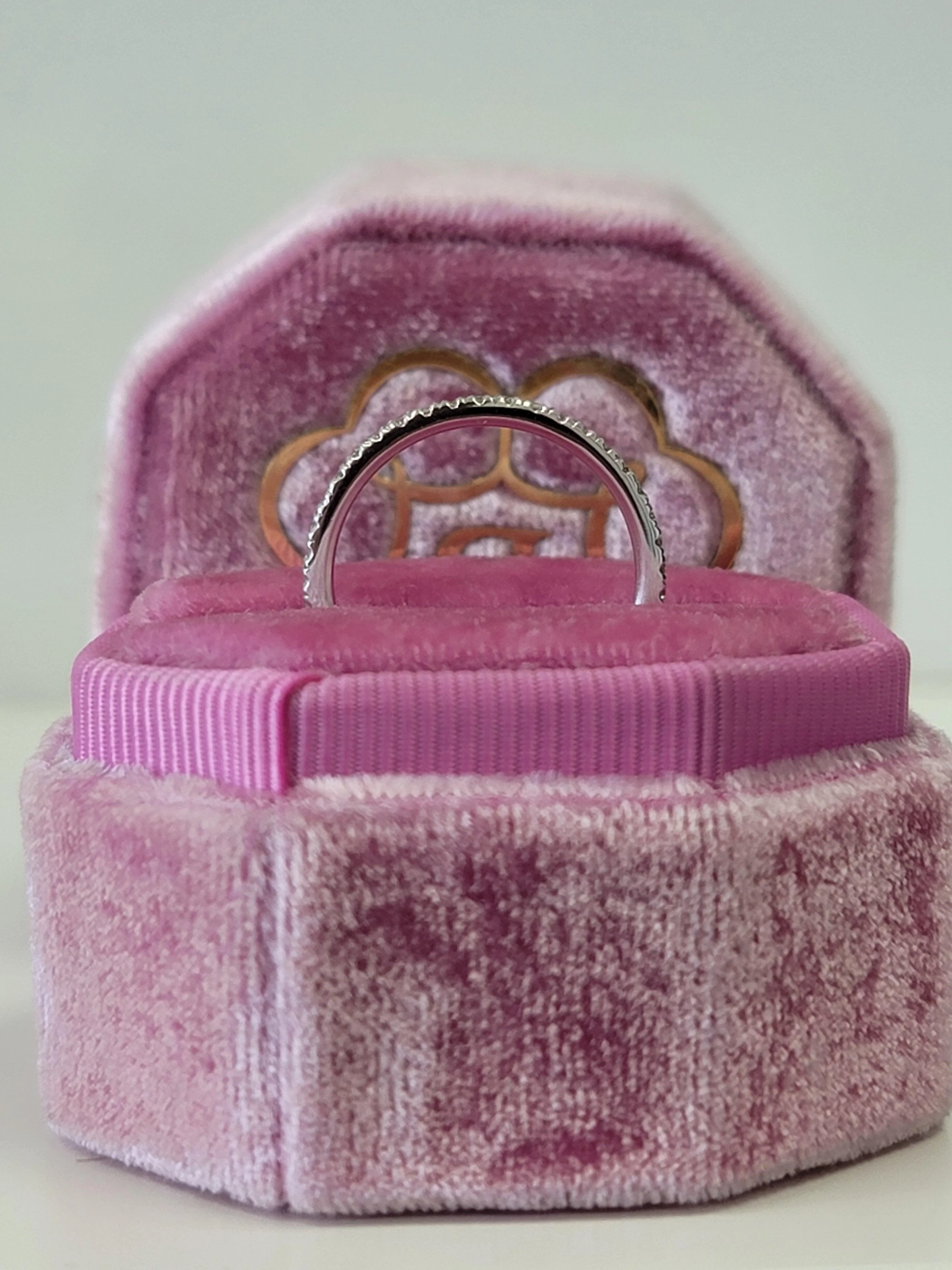 0.30 Ct Round Brilliant Cut Diamond Wedding Band in White Gold - Image 6