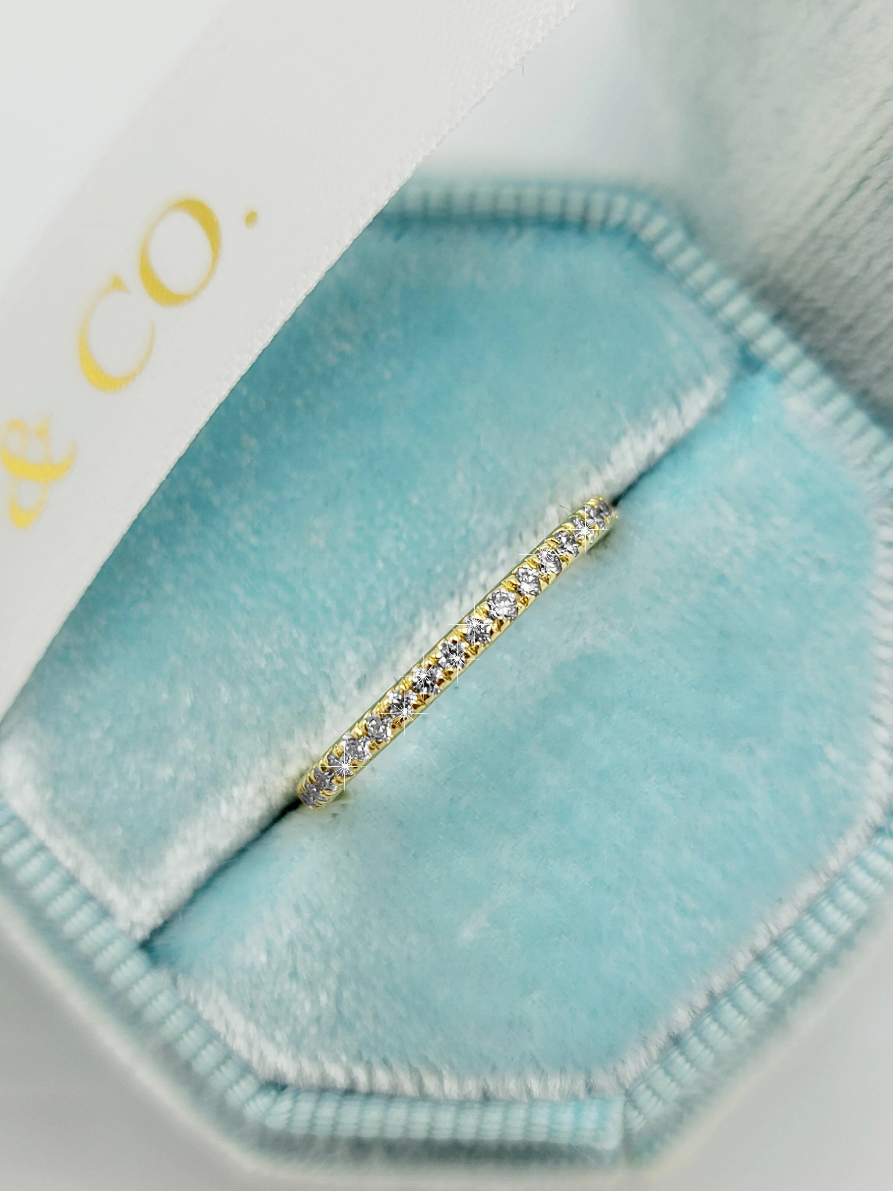 0.30 Ct Round Brilliant Cut Diamond Wedding Band in Yellow Gold - Image 6